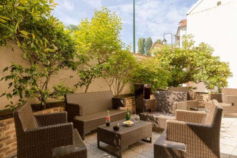 Hotel Le Cardinal Rueil Centre Екстериор снимка